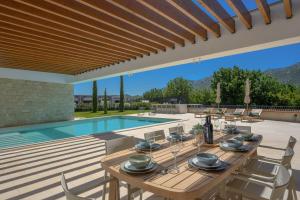 Benedicta A luxury villa with a pool, spa area, and complete privacy