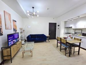 Spacious 2BR Condo San Lorenzo Place 4KM Airport