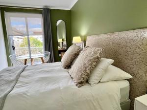 Escape to 205 in Stellenbosch central-free parking