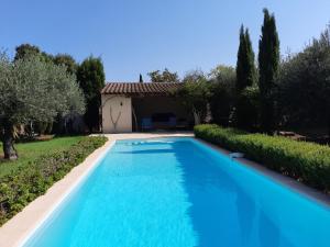 Maisons de vacances Petite maison avec jardin : photos des chambres