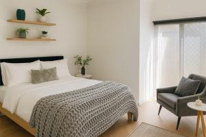 140sqm Modern Teneriffe 2 Bedroom & Balcony