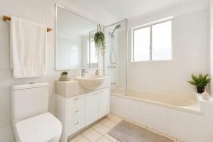 140sqm Modern Teneriffe 2 Bedroom & Balcony