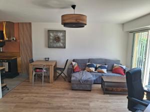 Appartements Lovely apartment with private garden and a swimming-pool : photos des chambres