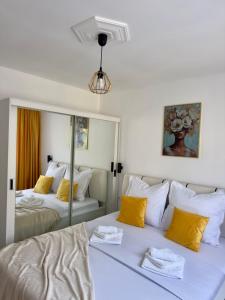 The Grand Palette - Luxury Central Apartment