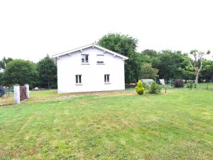 Loue charmante petite maison dans un écrin de verdure