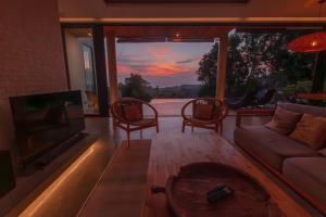 Villa Nour - 3 BR sea view pool villa in Srithanu