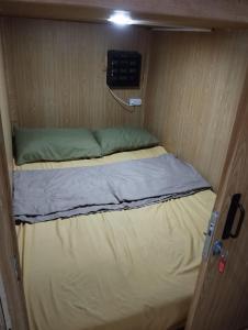 Capsule bed