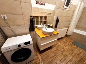 S6 - APARTMENT PROMO next to gozsdu garden