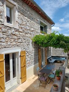 Maisons de vacances Le nid d'hirondelles : Maison 3 Chambres 