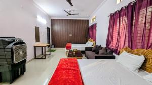 Hotel Sakshi Palace