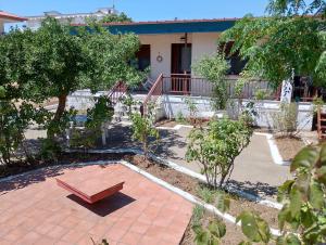 Christos House, New Vrasna