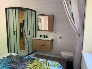 Appartements Petit appartement centre Barjac chez Art & Hasards : photos des chambres