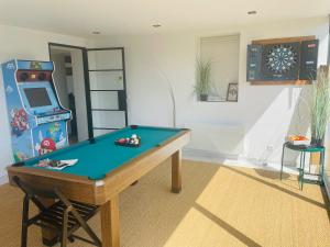 Borne arcade, Billard, Fléchettes & Sauna 6pers