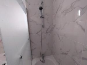 2BR Salon Parking La Défense 10 min walk to metro, Parking