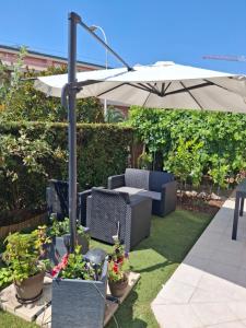 Appartements Lovely apartment with private garden and a swimming-pool : photos des chambres