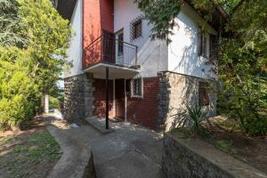 Kućica na brdu-Zaklopača