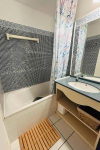 Appartement 4-7 pers Grande terrasse vue golf Accès piscine et océan