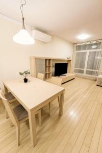 Panorama Apartment Balcony Work Castle View