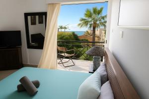 Sea view Beach House with Pool