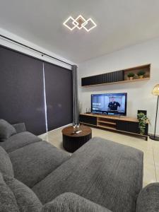 Ithaki Garden Cozy 1BR Apartment Universal