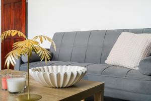 2 King 4 Singles 2 Sofa Beds Driveway Parking x 3 Private Garden Decking