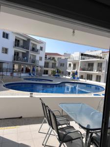 Beautiful 2 Bed Ground Floor Apartment With Pool