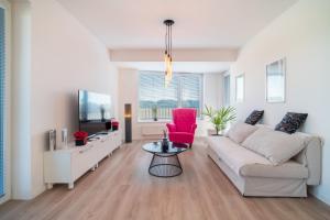 Modern beautiful apartment close to the center