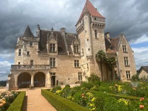 Maisons de vacances Gites La Garrigue 15 minutes Sarlat & Lascaux avec 2 piscines : photos des chambres
