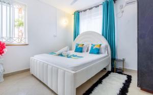 BAHARI SAFI NYALI 1BR-3mins to the beach, Swimming pool, 3mins to Nyali centre