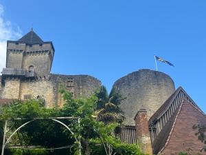 Maisons de vacances Gites La Garrigue 15 minutes Sarlat & Lascaux avec 2 piscines : photos des chambres