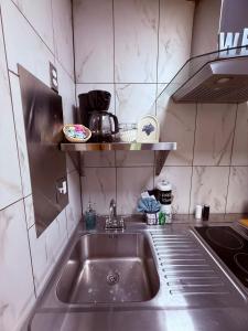 Warm and Cozy Studio Haven 10 Minutes from Dollywood and Pet Friendly