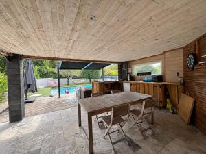 Maisons de vacances Maison villa avec piscine : Maison 4 Chambres