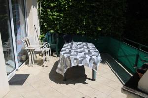 Maisons de vacances Gites La Garrigue 15 minutes Sarlat & Lascaux avec 2 piscines : photos des chambres