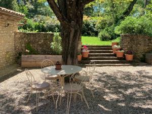 Ermitage Saint Quinis - Le Levant, lodge eco ondes en pierre