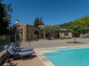 Ermitage Saint Quinis - Le Levant, lodge eco ondes en pierre