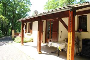 Maisons de vacances Gites La Garrigue 15 minutes Sarlat & Lascaux avec 2 piscines : photos des chambres