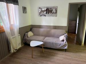 Maisons de vacances Gites La Garrigue 15 minutes Sarlat & Lascaux avec 2 piscines : photos des chambres