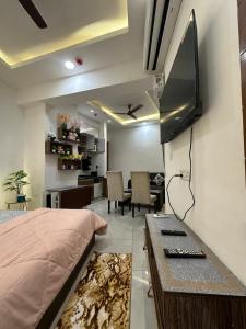 Cozy and luxury downtown studio