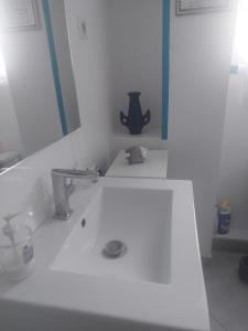 Appartements L-abri cotier du Pic Saint Loup dans l Herault : photos des chambres