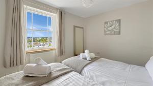 Devon, Sleeps 5, beaches, dog friendly, log burner