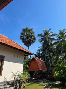 5 mins to the Beach with Tropical Garden