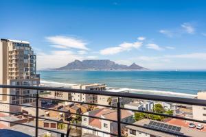Oceanview Apartment -- Stunning view of Table Mountain & Atlantic Ocean