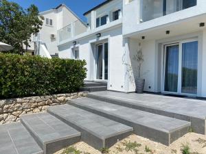 Apartment Dubravko mit Meerblick 100 m Strand, Parking