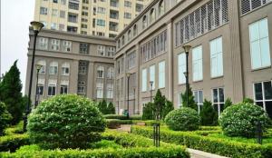 Căn hộ 1PN 1WC sofa phòng khách, ban công rộng, netflix