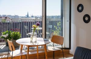 Modernes Dachgeschoss-Apartment mit Balkon in Wien - Nähe Westbahnhof