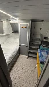 Agréable bateau péniche