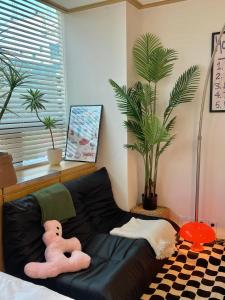 Hongdae Station Link House with Massage Chair