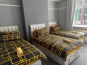 Apt-Sleeps 6-Parking-Ideal for Contractors-Garden