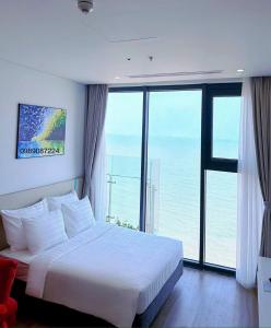 Flamingo Hải Tiến - Deluxe room, có 2 phòng view thẳng biển