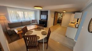 Apartament "Przez las na plażę"